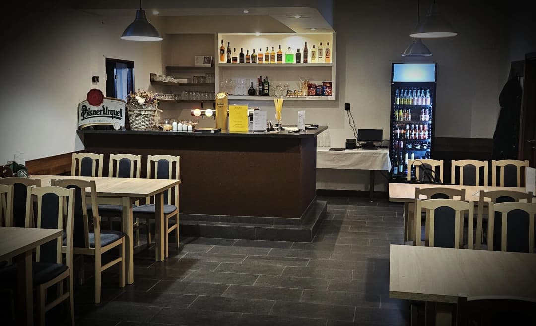Posezení v salonku restaurace Jamajka